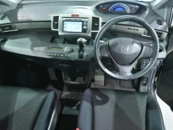 HONDA FREED SPIKE 2011 3