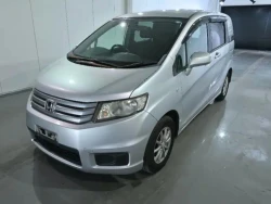 HONDA FREED SPIKE 2011 1